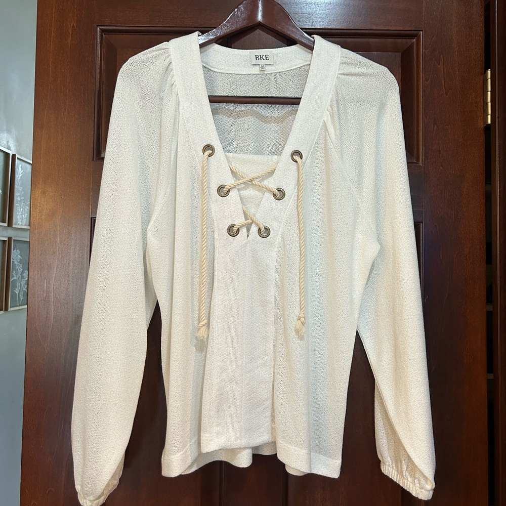 BKE Lace Up Knit Top Medium Cream White Boho Long Sleeve Soft Casual size Medium